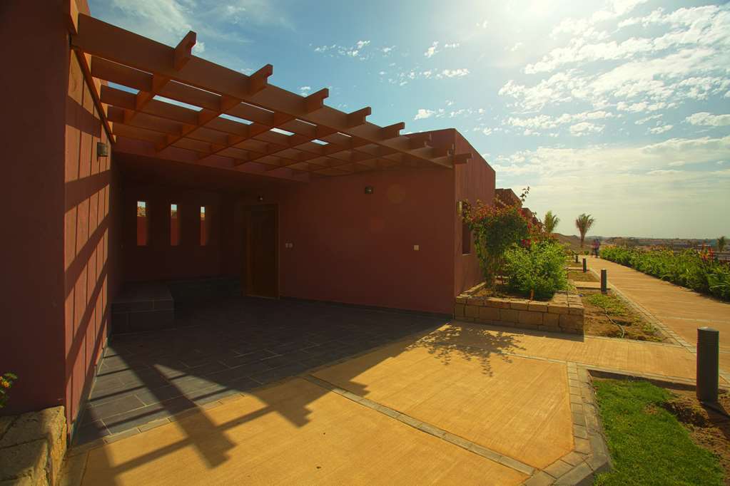 Golden Tulip Sharma Resort Quarto foto