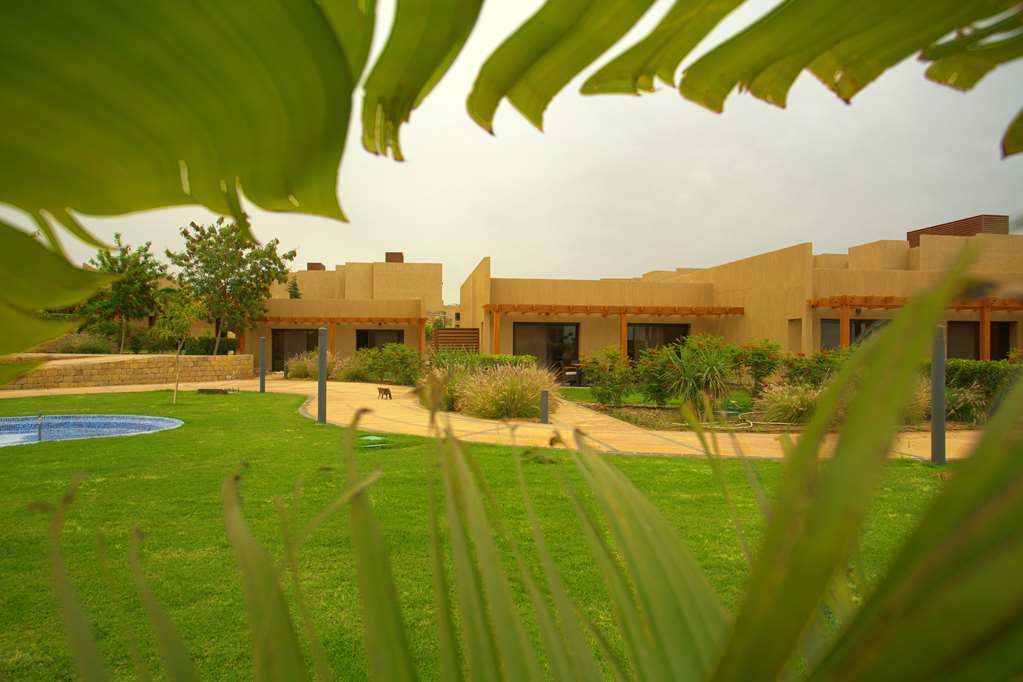 Golden Tulip Sharma Resort Quarto foto